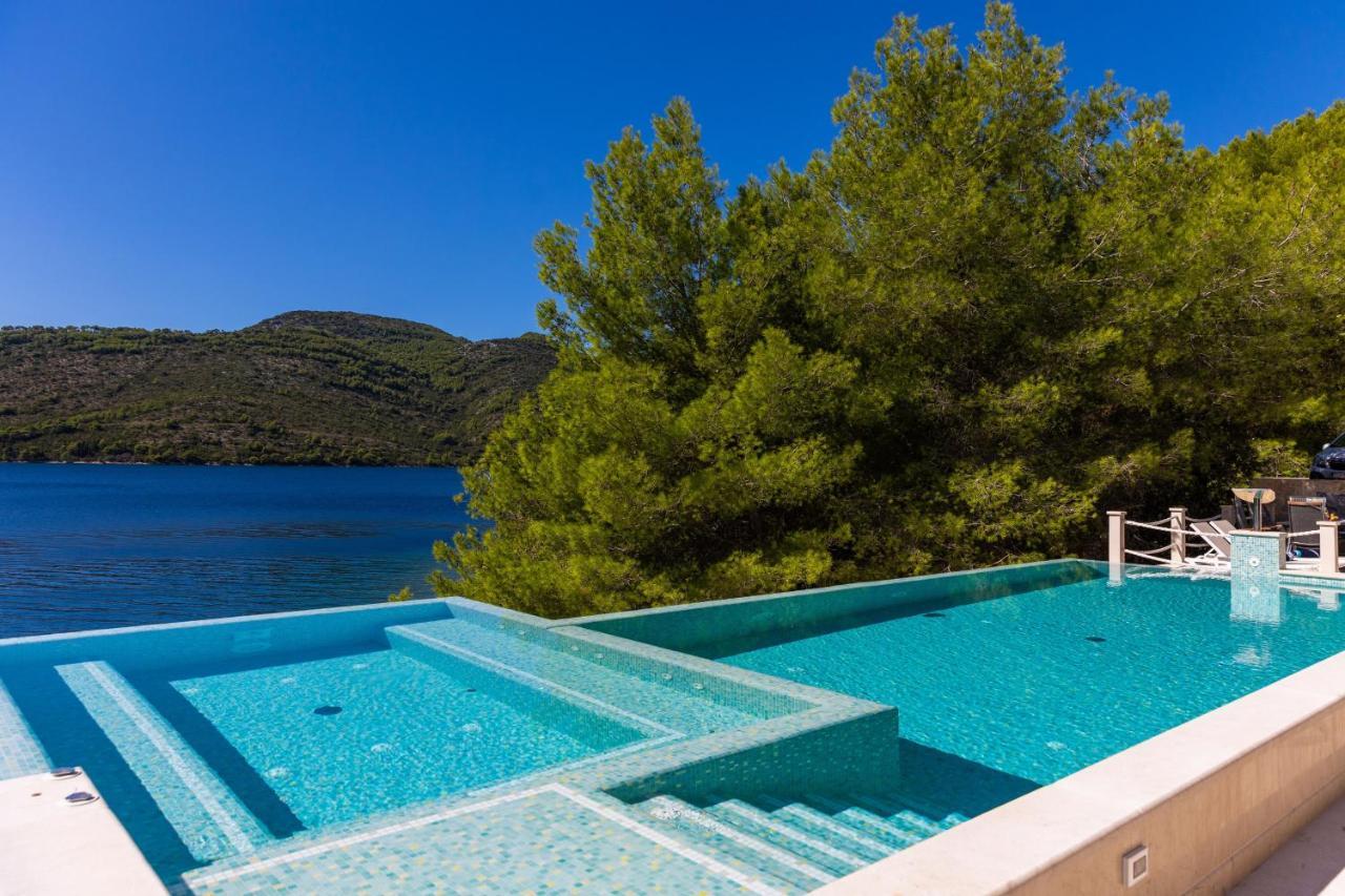 Beachfront Villa Brulupes In Secluded Bay Konstari ภายนอก รูปภาพ