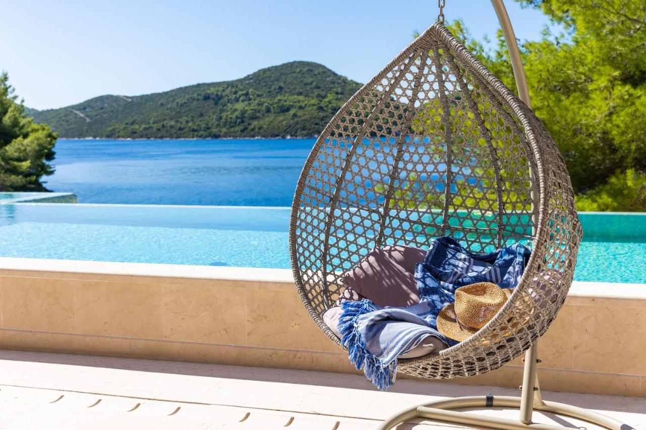Beachfront Villa Brulupes In Secluded Bay Konstari ภายนอก รูปภาพ