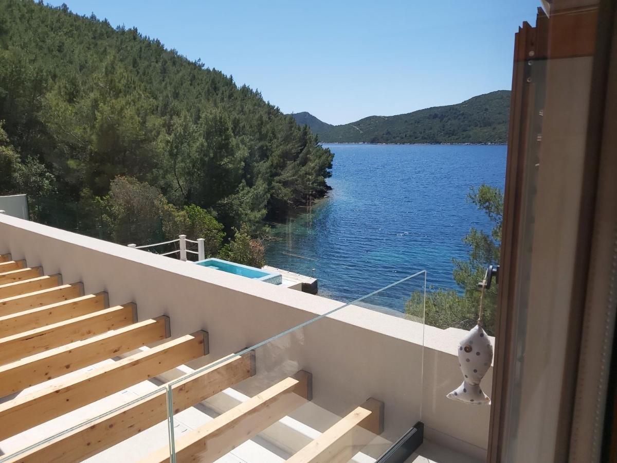 Beachfront Villa Brulupes In Secluded Bay Konstari ภายนอก รูปภาพ