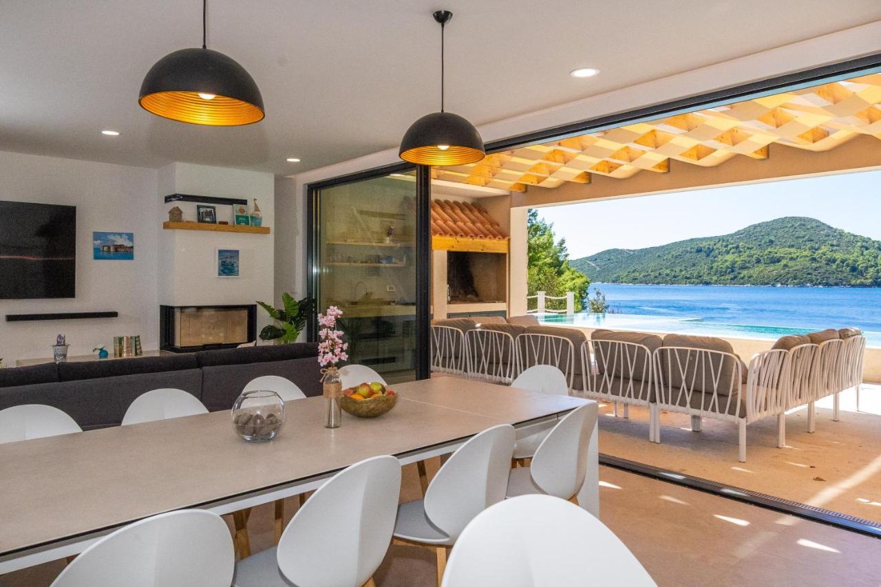Beachfront Villa Brulupes In Secluded Bay Konstari ภายนอก รูปภาพ
