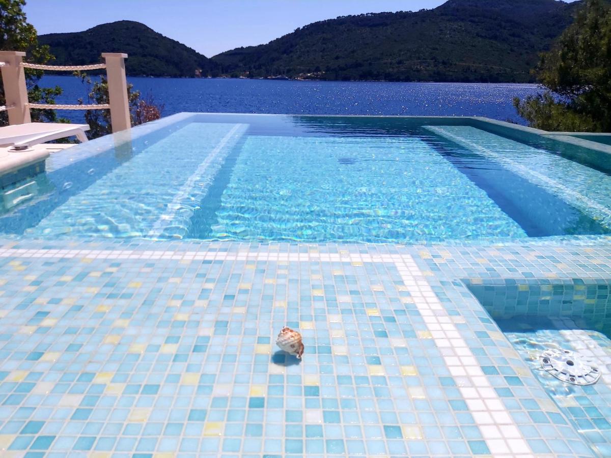 Beachfront Villa Brulupes In Secluded Bay Konstari ภายนอก รูปภาพ