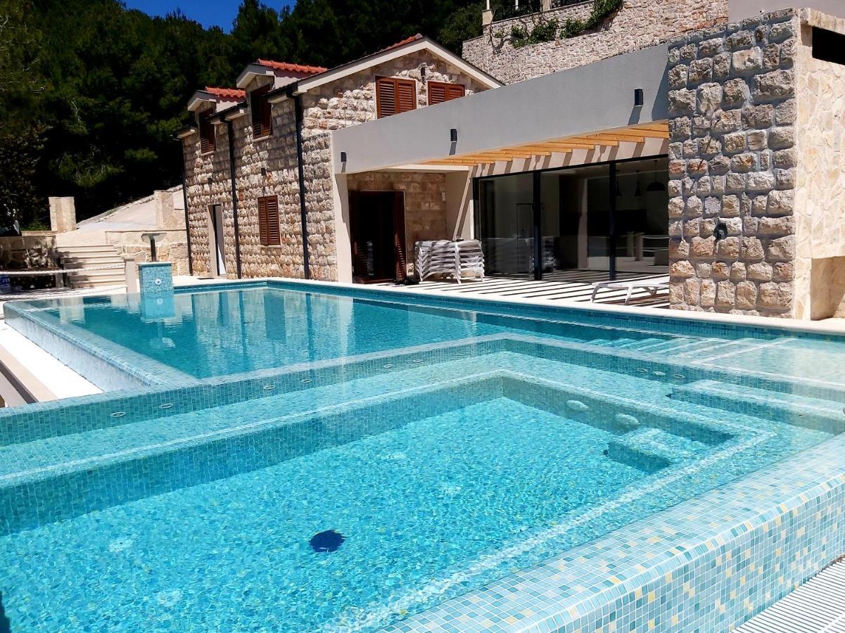 Beachfront Villa Brulupes In Secluded Bay Konstari ภายนอก รูปภาพ