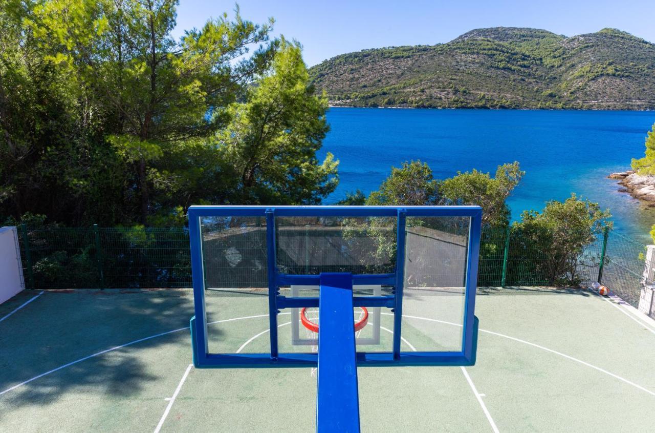Beachfront Villa Brulupes In Secluded Bay Konstari ภายนอก รูปภาพ