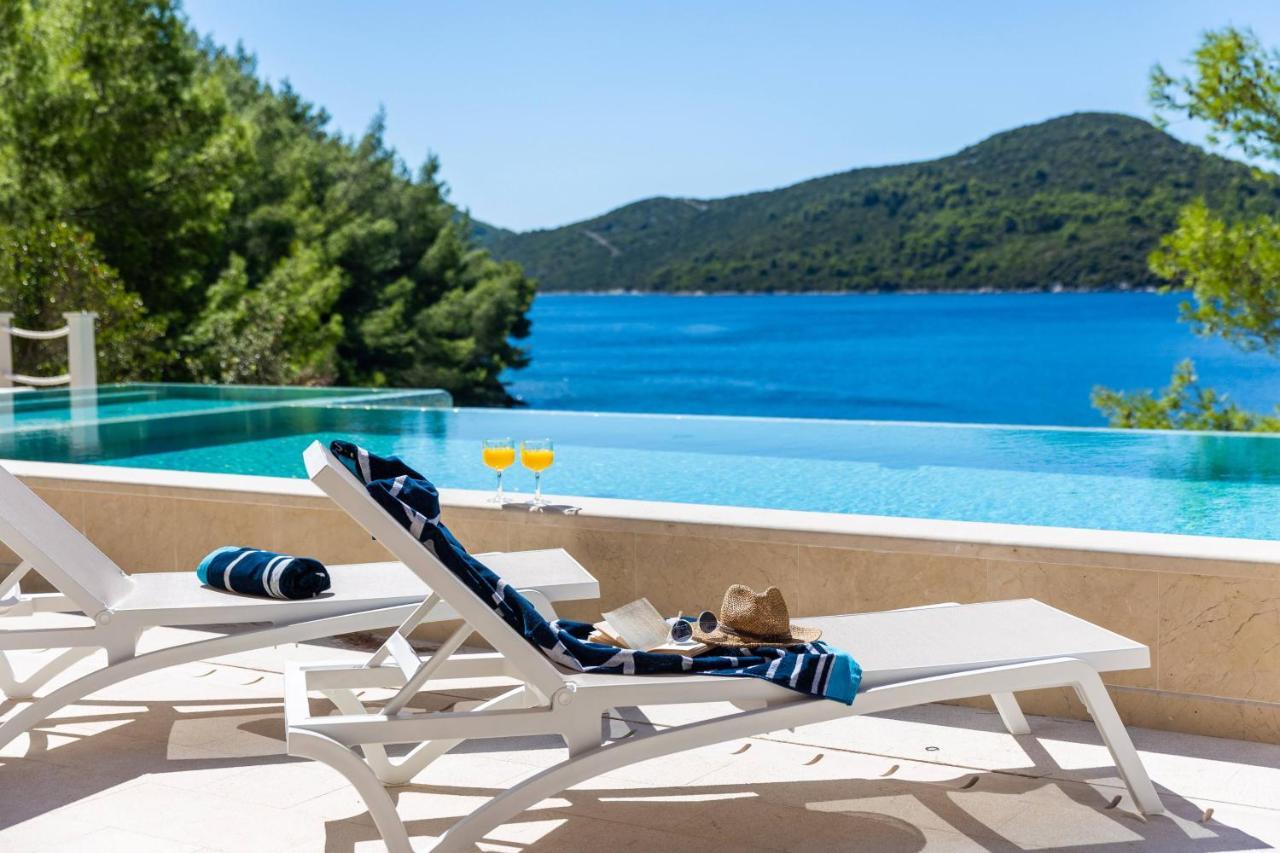 Beachfront Villa Brulupes In Secluded Bay Konstari ภายนอก รูปภาพ