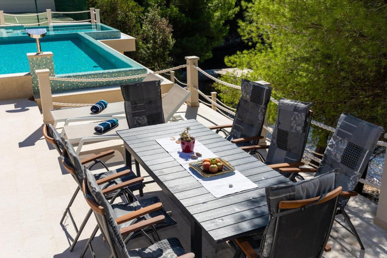 Beachfront Villa Brulupes In Secluded Bay Konstari ภายนอก รูปภาพ