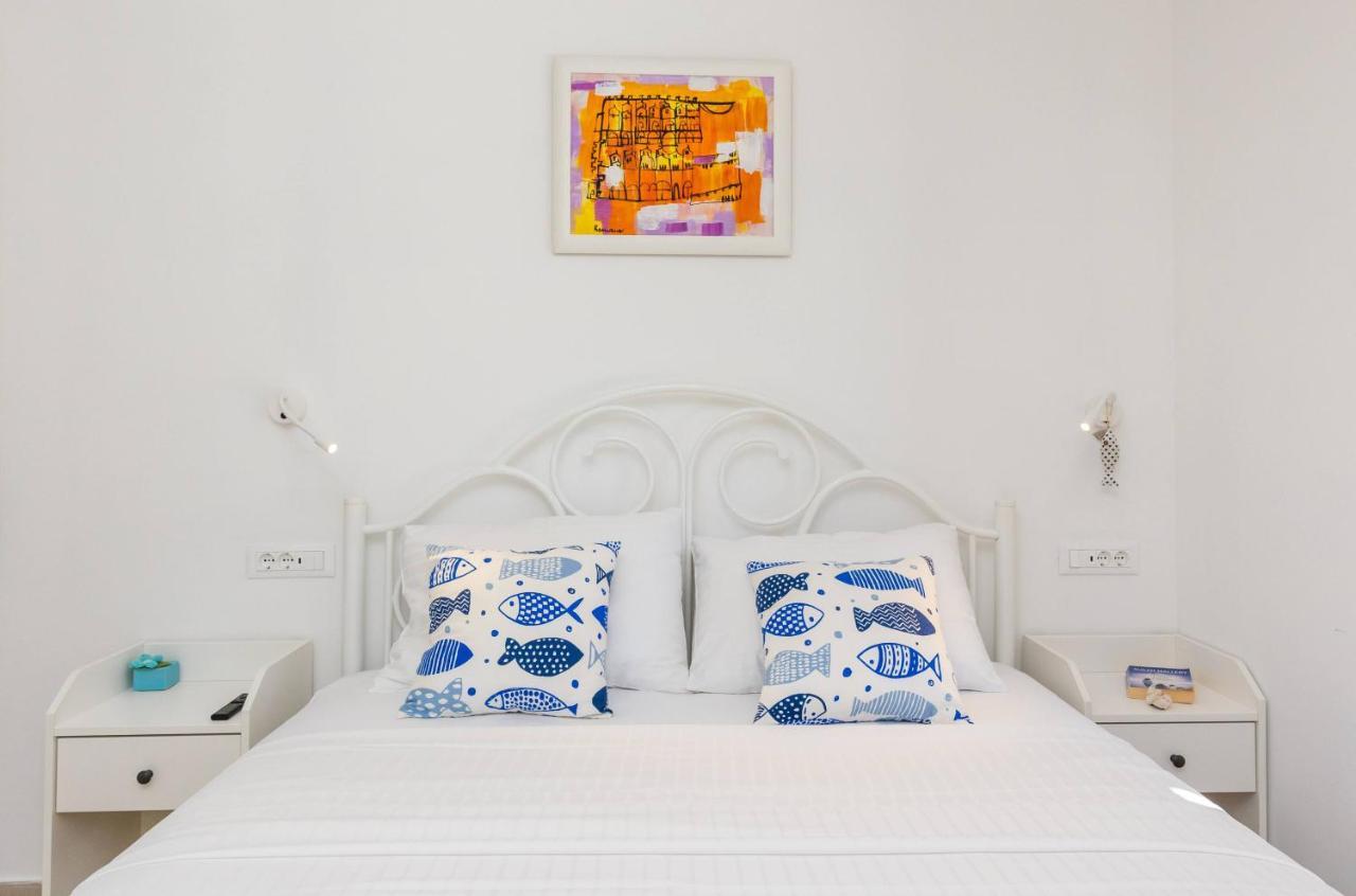 Beachfront Villa Brulupes In Secluded Bay Konstari ภายนอก รูปภาพ